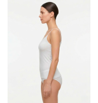 Hemd Christine weiß Seitenansicht am Model