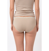 Slip Vera skin Rückansicht am Model